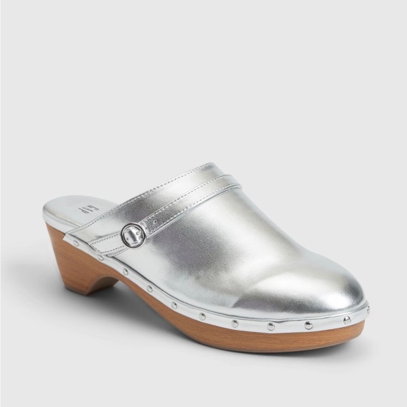 NIB silver vegan leather clogs w/strap detail - Picture 2 of 5